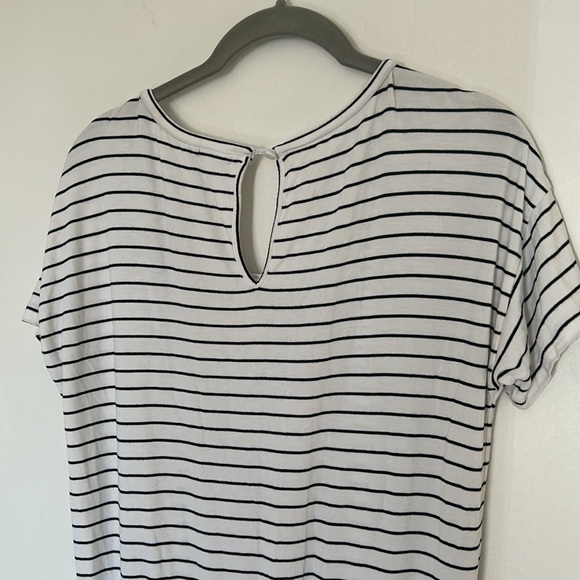 🎈3/$25🎈EUC J. Crew Black & White Striped Romper - Picture 6 of 7